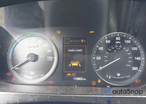 2016 Hyundai Sonata Hybrid Limited z USA, uszkodzony, nr VIN KMHE34L13GA017321